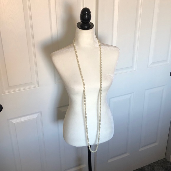 29.5” Pearls on Silk Knotted Cord - Picture 3 of 6